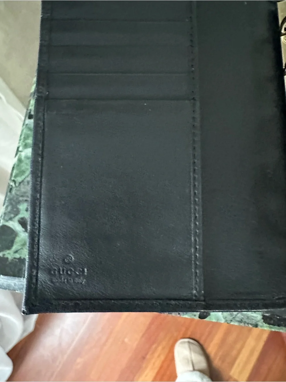 Gucci compact wallet